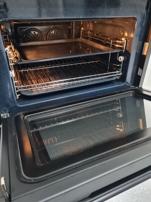Cuptor si microunde 2 in 1 Samsung Chef Collection Elvetia