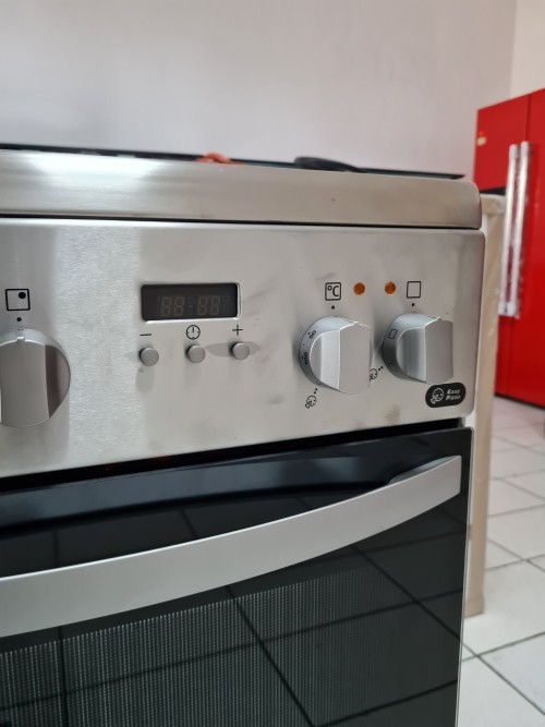 Aragaz electric Zanussi ZCV550G1XA