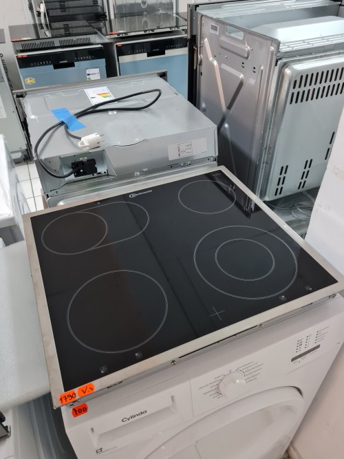 Set Bauknecht cuptor + plita vitroceramica electric incorporabil