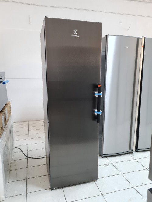 Electrolux LUT7ME28B2 congelator vertical