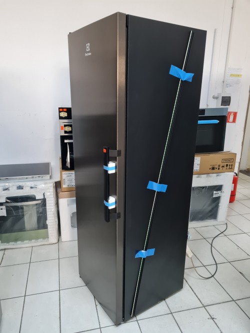 Electrolux LUT7ME28B2 congelator vertical