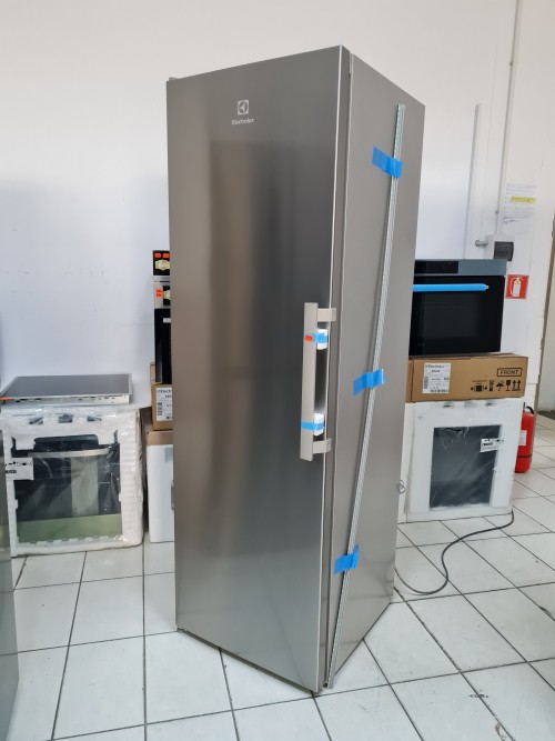Electrolux LUT7ME28X2 congelator vertical