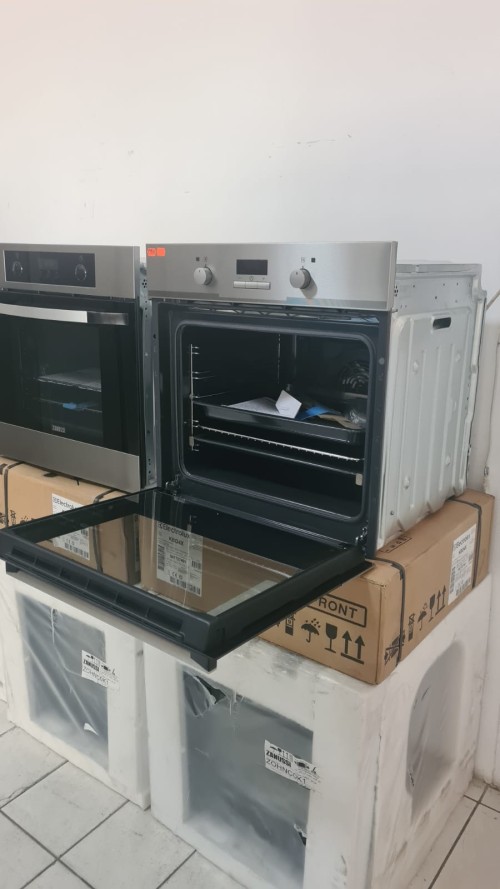 Cuptor electric incorporabil Electrolux EOB3450AAX nou import Germania