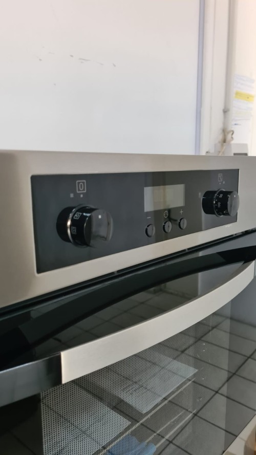 Cuptor electric incorporabil Zanussi ZOA35502XD nou import Germania