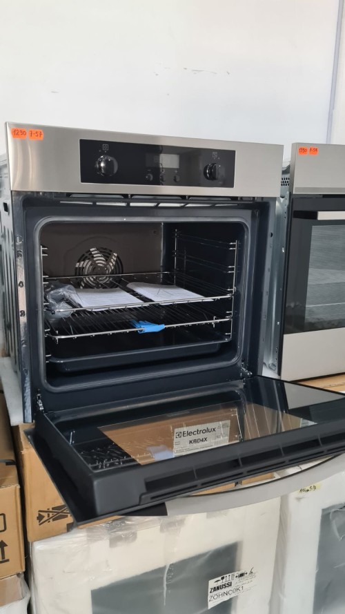 Cuptor electric incorporabil Zanussi ZOA35502XD nou import Germania