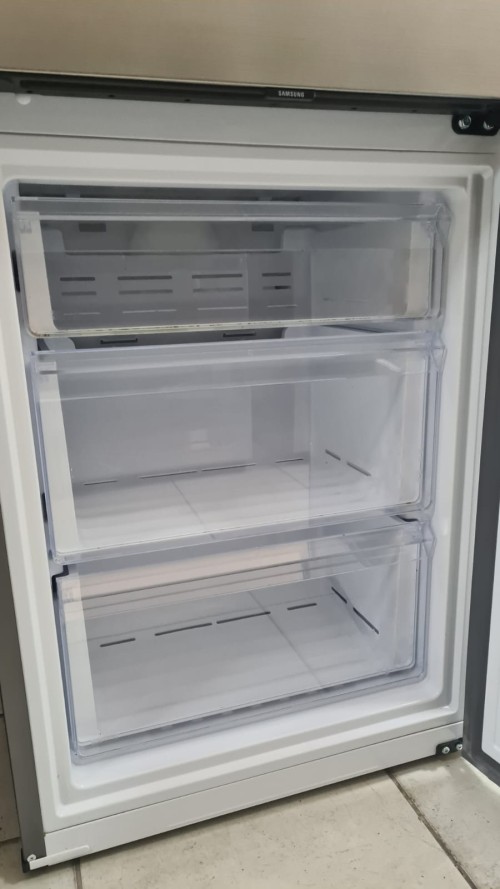 Combina frigorifica Samsung RB38A6B3ES9/EF