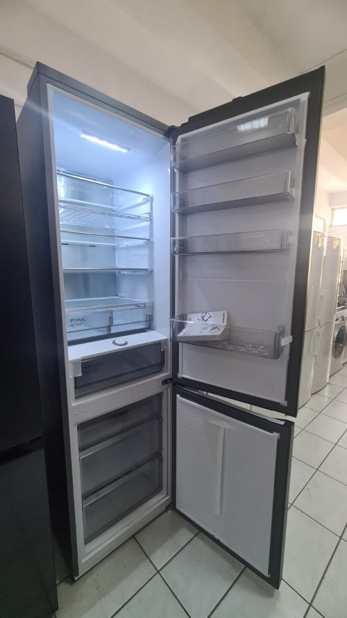 Frigider Samsung RB38C7B6AB1