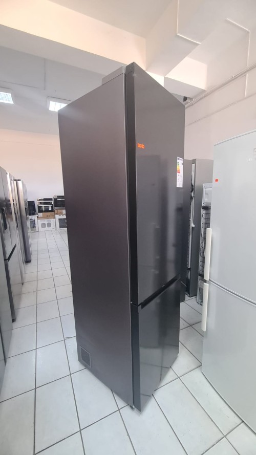 Frigider Samsung RB38C7B6AB1