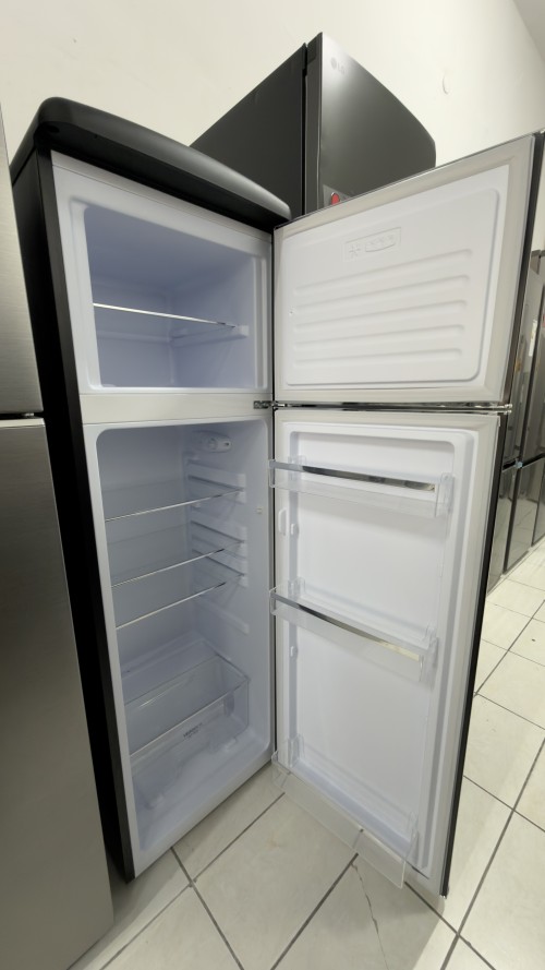 Severin 246 L, RKG 8984 – Combină frigorifică Clasa D, Retro, Negru – import Germania 🇩🇪