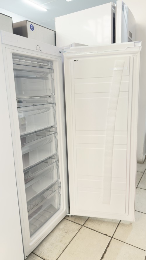 Comfee 160 L, RCU160WH2(E) – congelator vertical Clasa E, import Germania 🇩🇪