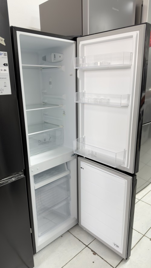 Comfee 174 L, RCB169DK3 – combină frigorifică, Clasa D, negru, import Germania 🇩🇪