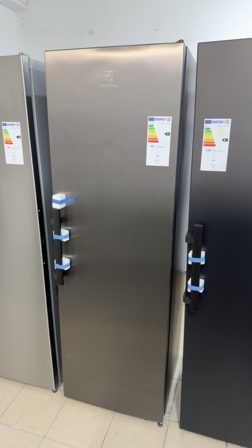 Electrolux 390 L Y800DRB frigider/racitor Cooling360 inox import Suedia 🇸🇪