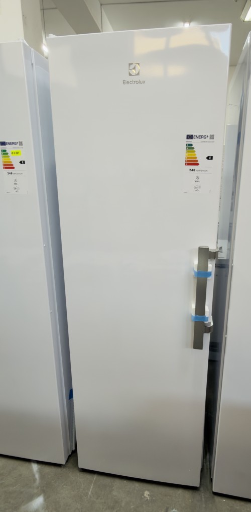 Electrolux 278L, LUS7ME28W congelator vertical cu sertare No Frost Clasa E import Suedia 🇸🇪