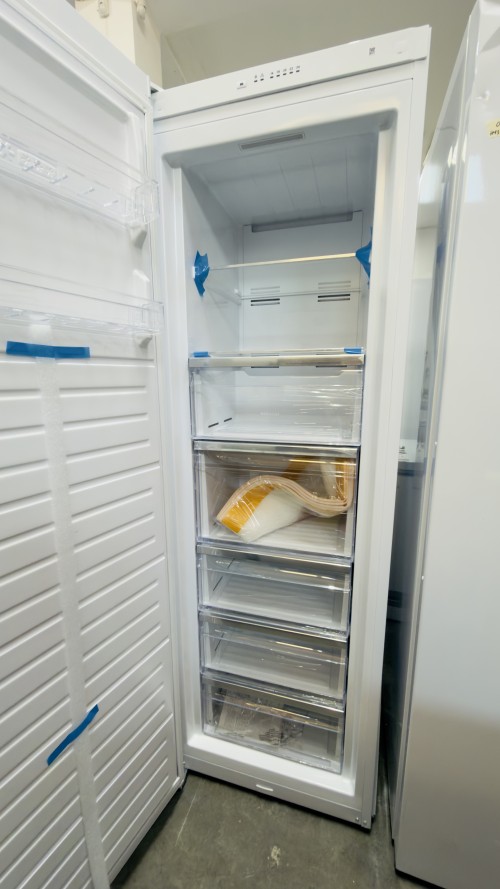 Electrolux 278L, LUS7ME28W congelator vertical cu sertare No Frost Clasa E import Suedia 🇸🇪