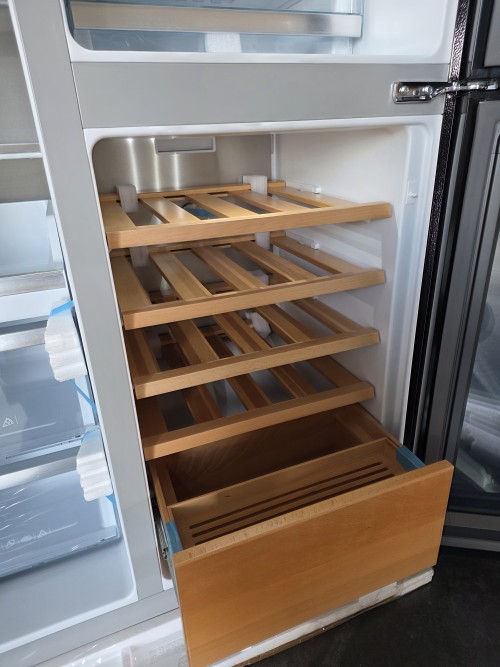 GRF 548 L, T9183WINBG – Combină frigorifică SIDE BY SIDE compartiment vinuri, sticlă neagră, import Italia 🇮🇹