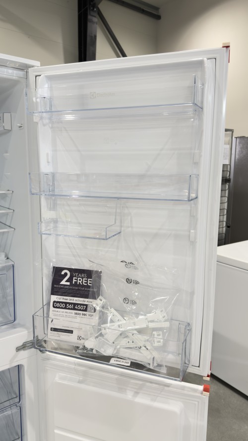 Electrolux 267 L, LNS5LE18S5, încorporabil, Low Frost, congelator cu 4 sertare Clasa E – import Germania 🇩🇪