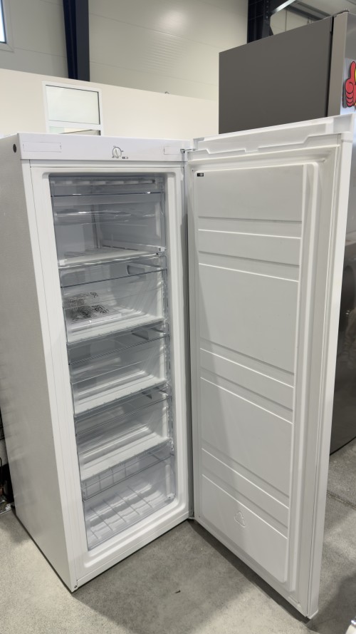 Comfee 160L, RCU160WH2(E) – Congelator vertical Clasa E, import Germania 🇩🇪