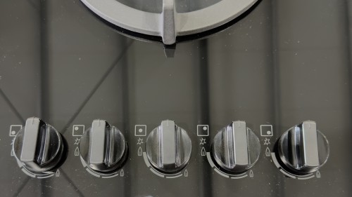 Zanussi 88 cm, ZGO98520BA – Plită pe gaz ,5 arzătoare, Multi Crown Wok, sticlă neagră, import Suedia 🇸🇪