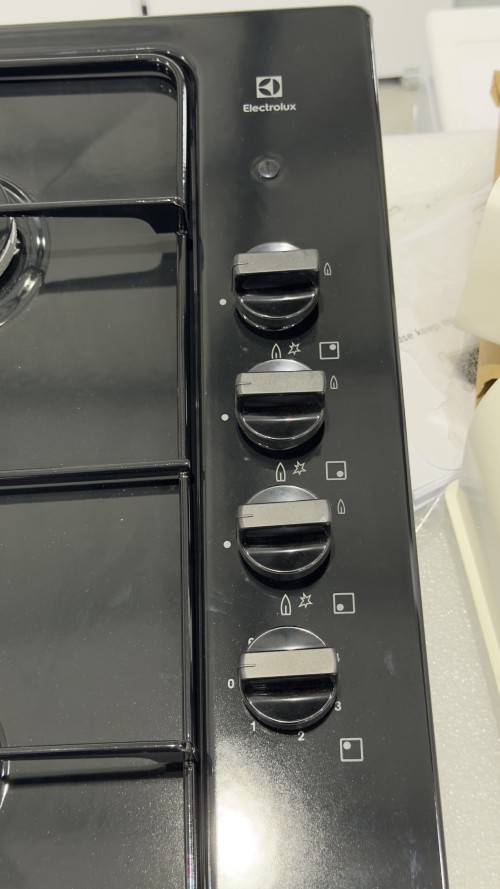 Electrolux 60cm, LGM628210B – Plită mixtă 60 cm, 3 arzătoare gaz + 1 plită electrică, Made in Italy 🇮🇹 import Franța 🇫🇷