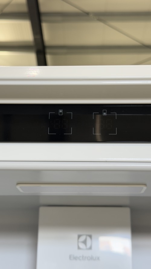 Electrolux 376L, ENG7TE75S 925975015 – Combină frigorifică încorporabilă Clasa E, No Frost, DynamicAir, import Suedia 🇸🇪