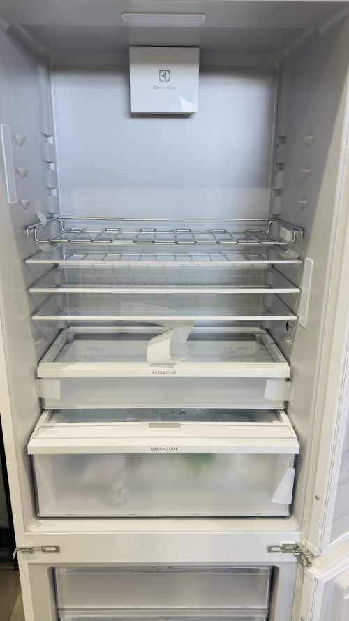 Electrolux 376L, ENG7TE75S 925975015 – Combină frigorifică încorporabilă Clasa E, No Frost, DynamicAir, import Suedia 🇸🇪