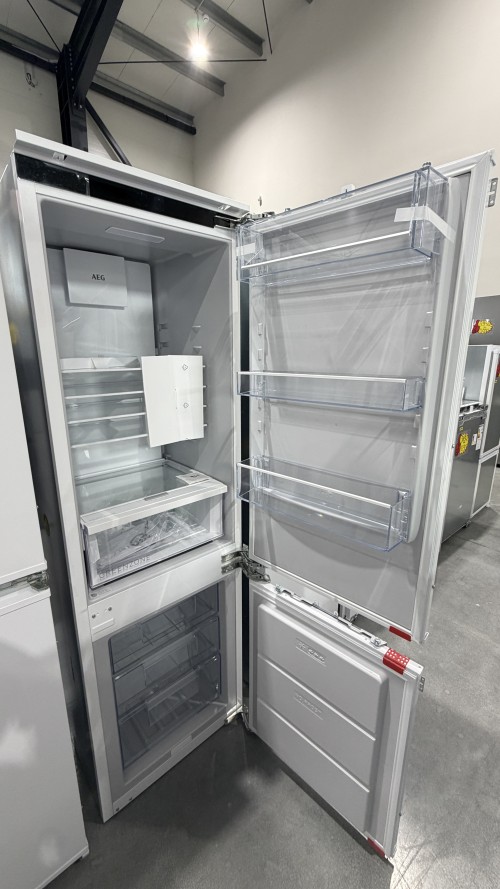 AEG 256 L, OSC7G181ES – Combină frigorifică încorporabilă Clasa E, TwinTech® Total No Frost, import Germania 🇩🇪