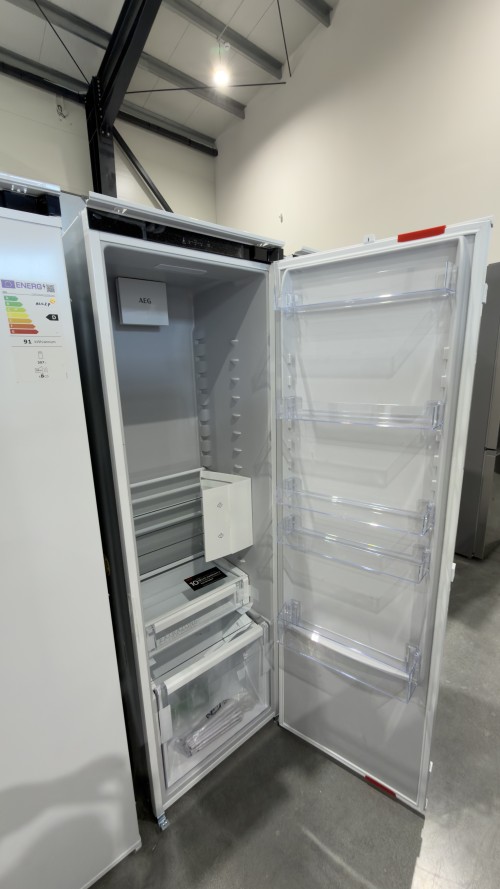 AEG 519L (310L + 212L), TK6DS181ES + TB7NA18XES – Set frigider + congelator încorporabil