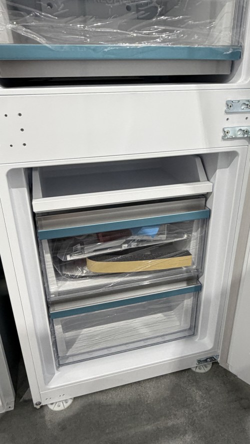 Haier 251 L, HBQW5518D – Combină frigorifică încorporabilă Clasa D, Total No Frost, Wi-Fi hOn, import Germania 🇩🇪