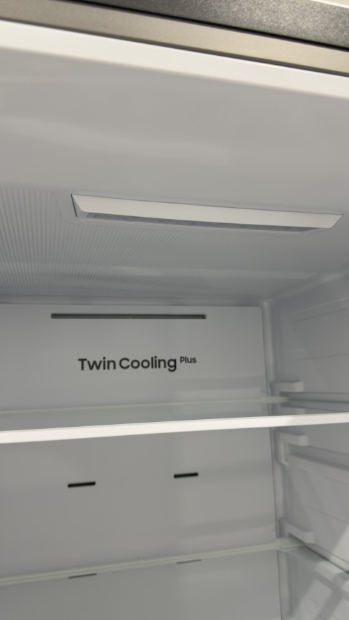 Samsung 387 L, RB38C607AB1 – Combină frigorifică Clasa A, No Frost, Twin Cooling, Wi-Fi, SmartThings AI Energy, Import Germania 🇩🇪