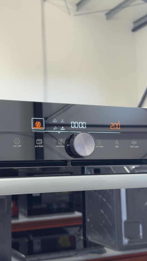 Gorenje 77L, BPS6747A09DBGOT – Cuptor încorporabil 77 L, Piroliză, AirFry+, AutoBake, 300°C, Clasa A+ – import Germania 🇩🇪