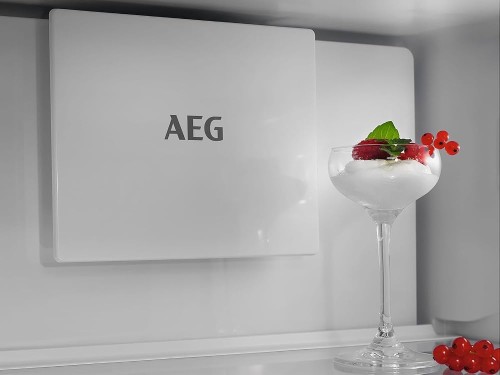 AEG 269 L, NSC6M191ES – combină frigorifică încorporabilă mare, TwinTech® Total No Frost, MultiFlow, CustomFlex®, clasa E, import Suedia