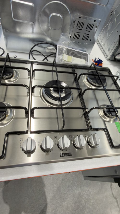Zanussi ZGH75524XS + ZOHIE2X1 – Set plită gaz 5 arzătoare + cuptor electric 57 L, Clasa A, inox