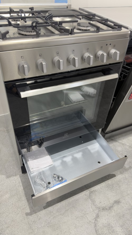Electrolux 60 cm, LKM620000X – Aragaz cuptor electric, plita 3 gaz + 1 electric import Germania