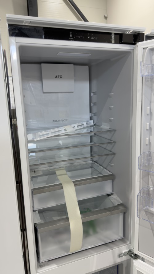 AEG 249 L, NSC7C181DS – Combină frigorifică încorporabilă Clasa D, AI CoolAssist®, TwinTech® Total No Frost, Cooling 360°, import Germania 🇩🇪
