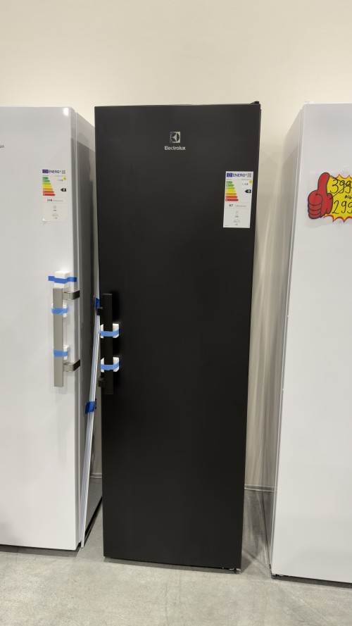 Electrolux 390 L, KRR7DK– frigider fără congelator, MultiFlow, ExtraChill, clasa D, negru mat