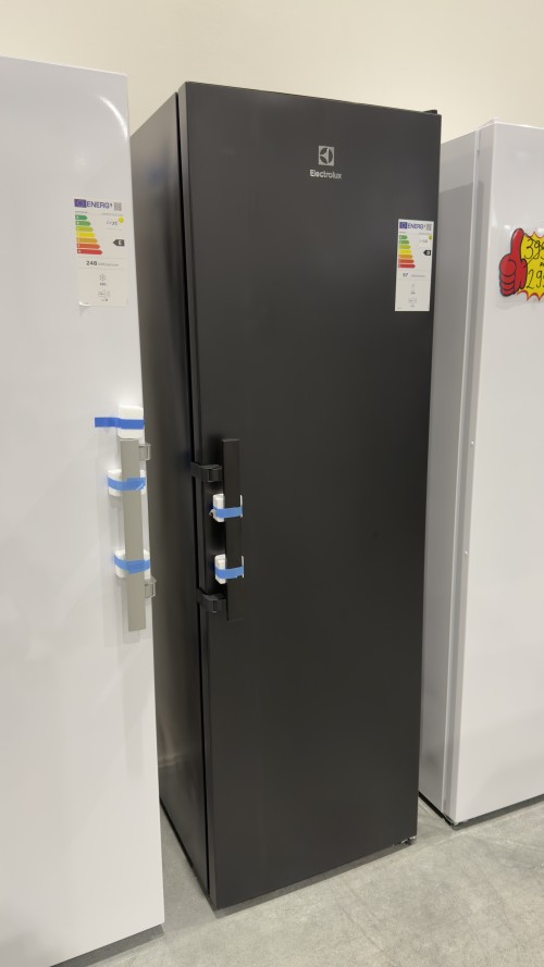 Electrolux 390 L, KRR7DK– frigider fără congelator, MultiFlow, ExtraChill, clasa D, negru mat