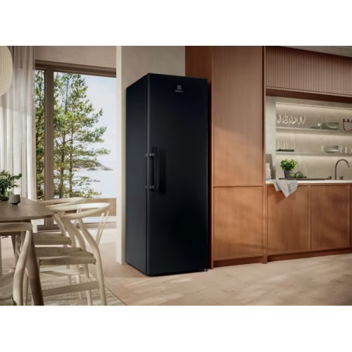 Electrolux 390 L, KRR7DK– frigider fără congelator, MultiFlow, ExtraChill, clasa D, negru mat