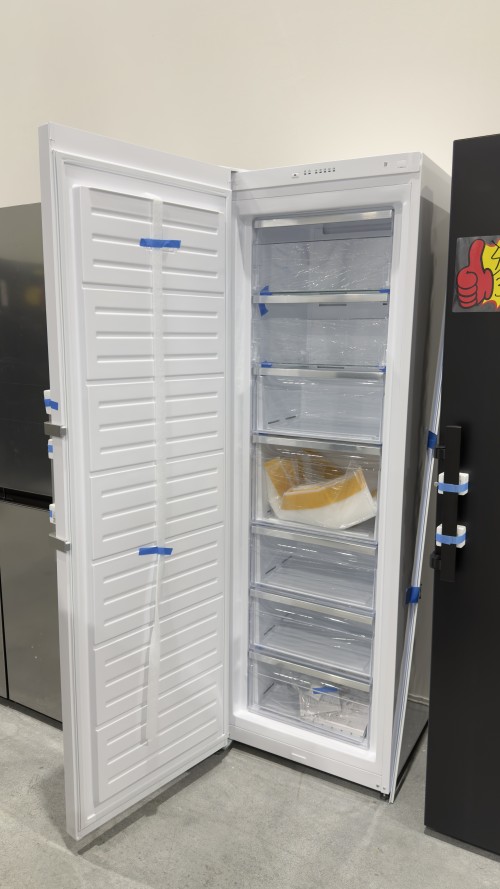Electrolux EUE9NEW 280 L – congelator vertical No Frost, Super Freeze, clasa E