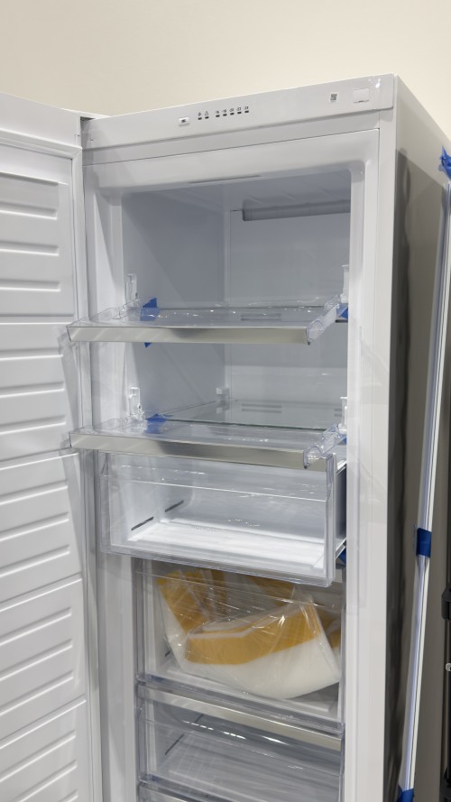 Electrolux EUE9NEW 280 L – congelator vertical No Frost, Super Freeze, clasa E