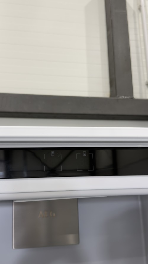 AEG 376 L, NSC7G751ES– combină frigorifică incorporabilă, GreenZone+, TwinTech® Total No Frost, MaxiSpace, clasa E