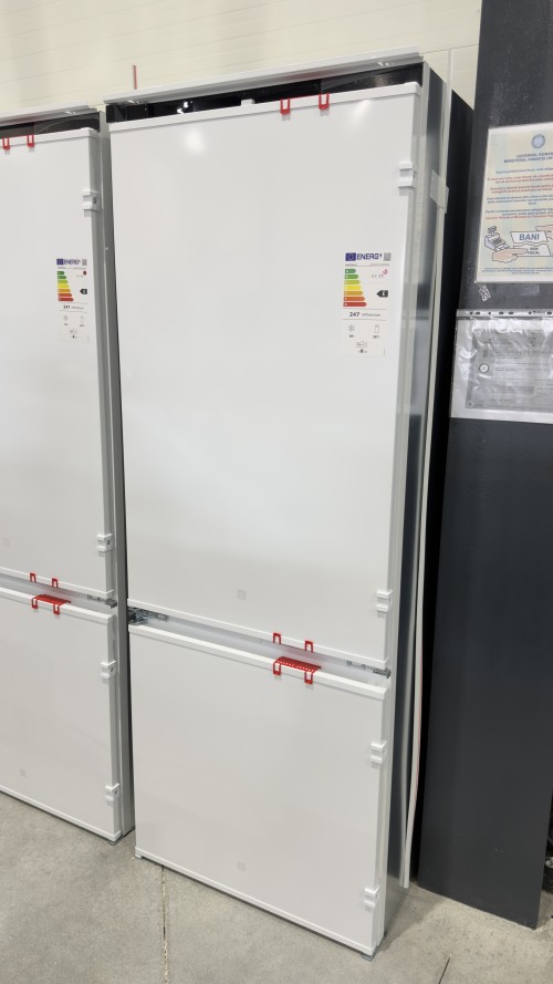 Electrolux 376 L KNR7TE75T (925975014) – combină frigorifică incorporabilă, clasa E, TwinTech® Total No Frost Plus, GreenZone, MaxiSpace