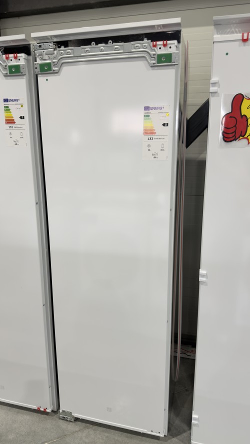 Electrolux 282 L IK3029SAL (923585346) – Frigider/Racitor incorporabil cu congelator, Clasa D, CustomFlex, ExtraZone, SoftClosing