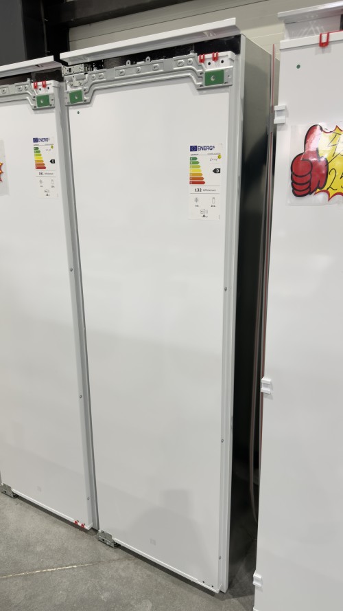 Electrolux 282 L IK3029SAL (923585346) – Frigider/Racitor incorporabil cu congelator, Clasa D, CustomFlex, ExtraZone, SoftClosing
