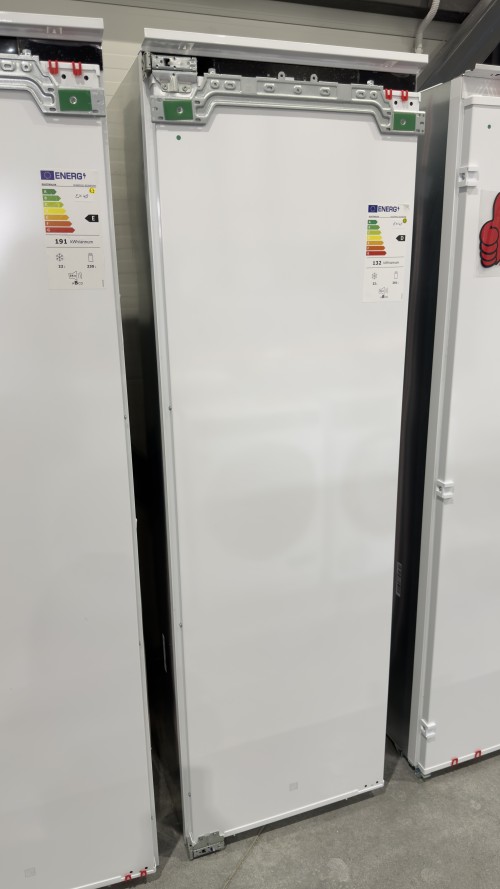 Electrolux 282 L IK3029SAL (923585346) – Frigider/Racitor incorporabil cu congelator, Clasa D, CustomFlex, ExtraZone, SoftClosing