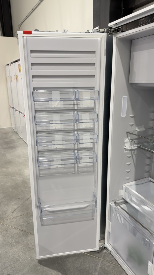 Electrolux 282 L IK3029SAL (923585346) – Frigider/Racitor incorporabil cu congelator, Clasa D, CustomFlex, ExtraZone, SoftClosing