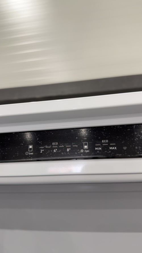 Electrolux 282 L IK3029SAL (923585346) – Frigider/Racitor incorporabil cu congelator, Clasa D, CustomFlex, ExtraZone, SoftClosing