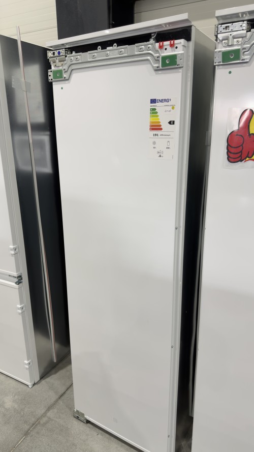 Electrolux 252 L IK2805SZL (923587304) – Răcitor/Frigider incorporabil cu congelator, Clasa E, NaturaFresh 0°C, MultiFlow, SoftClosing