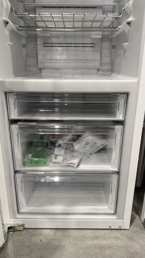 Electrolux 252 L IK2805SZL (923587304) – Răcitor/Frigider incorporabil cu congelator, Clasa E, NaturaFresh 0°C, MultiFlow, SoftClosing