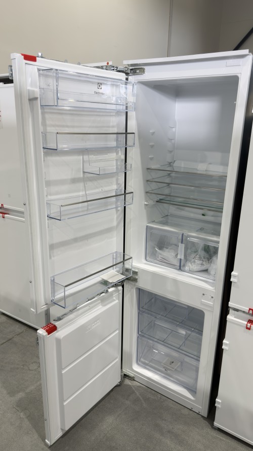 Electrolux 262 L IK2720BL – Combină frigorifică încorporabilă, clasa D
