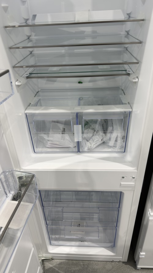 Electrolux 262 L IK2720BL – Combină frigorifică încorporabilă, clasa D